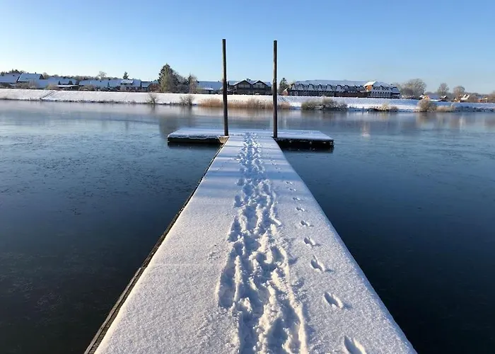 Semesterbostad Haus Am Fluss Und *