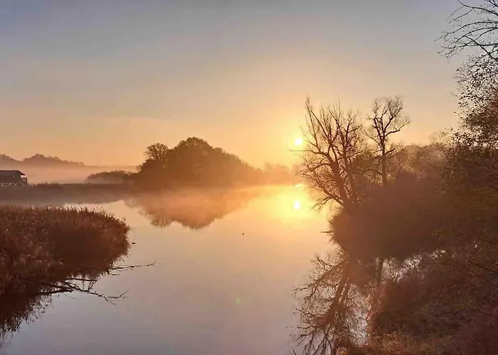 Semesterbostad Haus Am Fluss Und