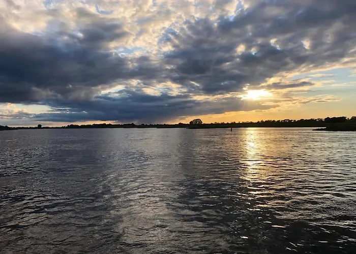 Semesterbostad Haus Am Fluss Und *
